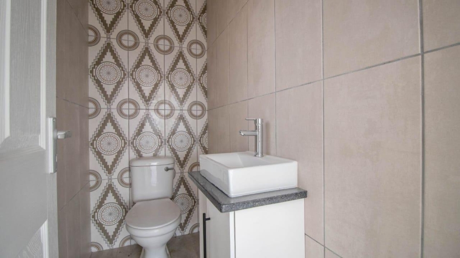 3 Bedroom Property for Sale in Fraaiuitsig Western Cape